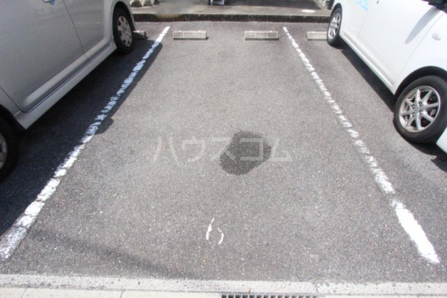 25/30 駐車場