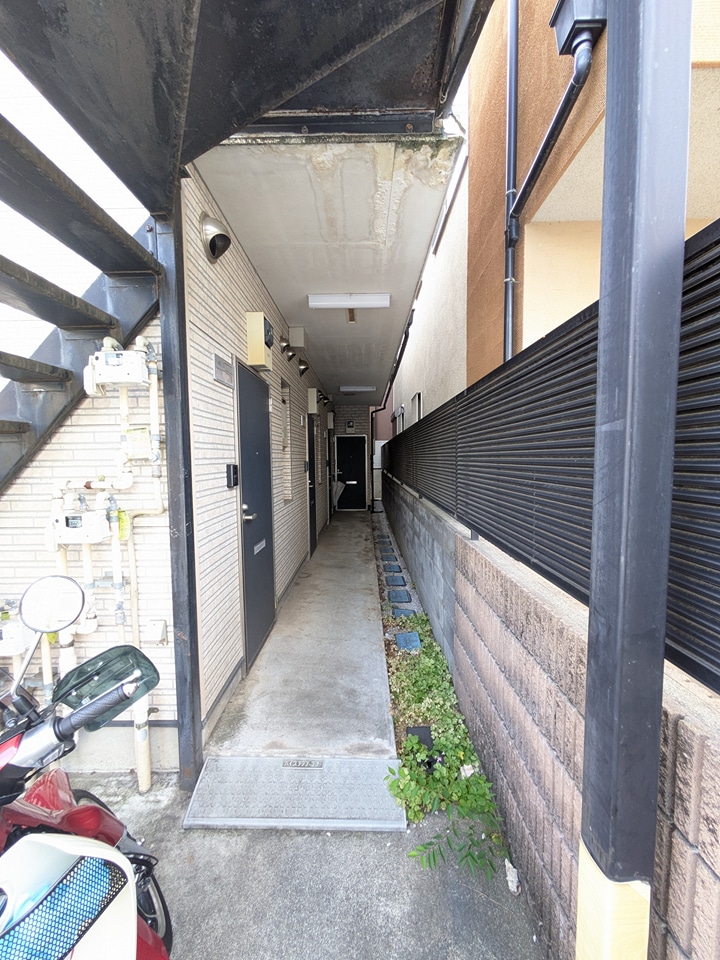 22/28 エントランス