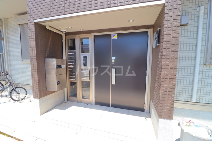 15/22 エントランス