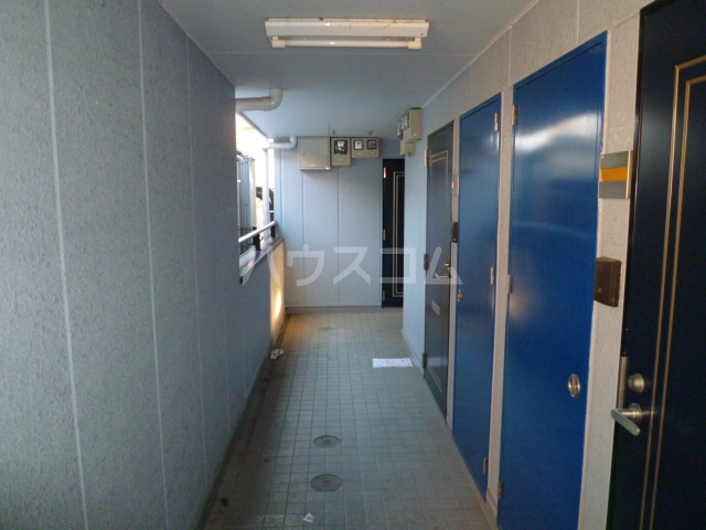 23/26 エントランス