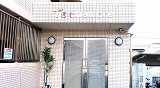 21/30 エントランス