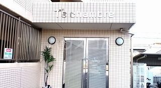 21/30 エントランス