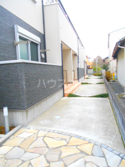 23/30 エントランス