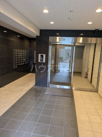 25/30 エントランス