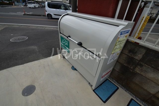 23/30 エントランス