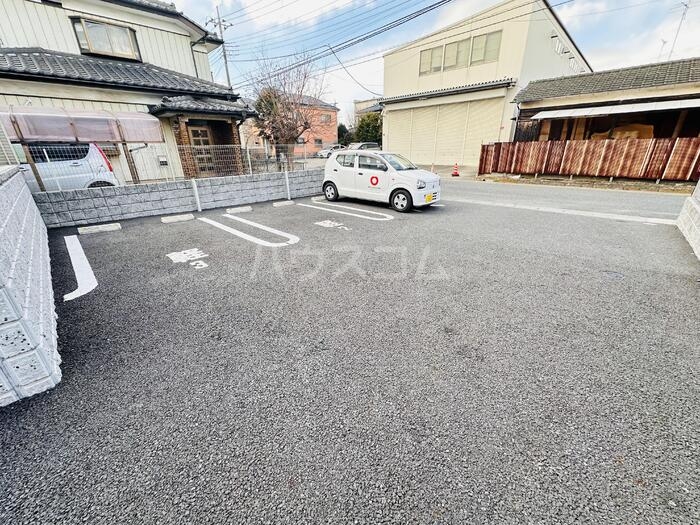 17/25 駐車場