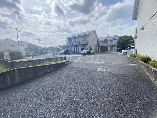 23/30 駐車場