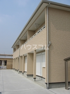 スマイルＭ＆Ｅ　西館の外観