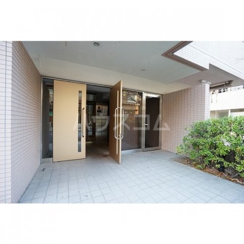 13/22 エントランス