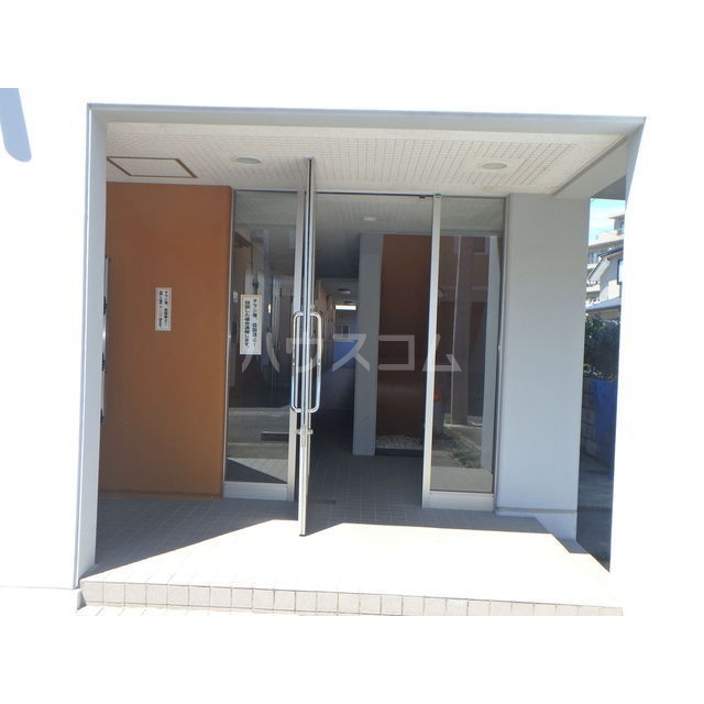 21/29 エントランス