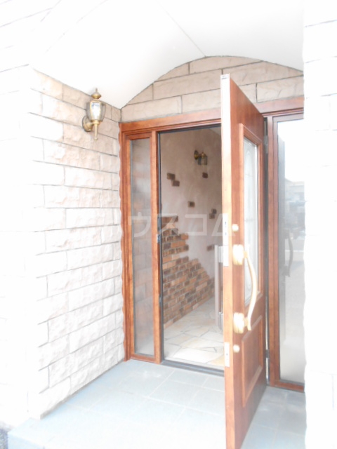 21/25 エントランス