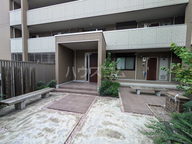 2/5 エントランス