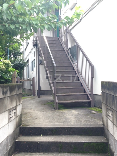 21/29 エントランス