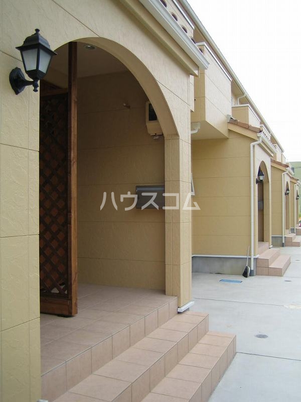 28/30 エントランス