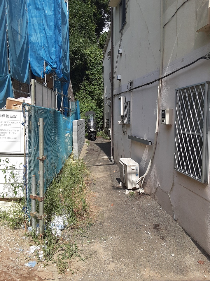 22/23 エントランス