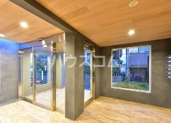 15/18 エントランス