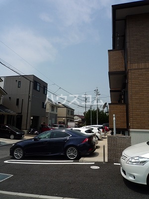 23/30 駐車場
