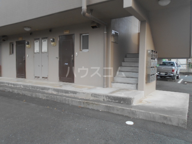 16/25 エントランス