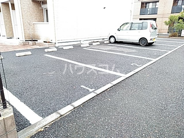 16/17 駐車場