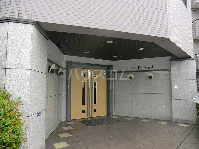 15/25 エントランス