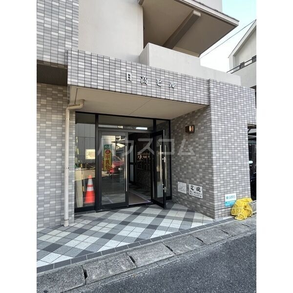 17/25 エントランス