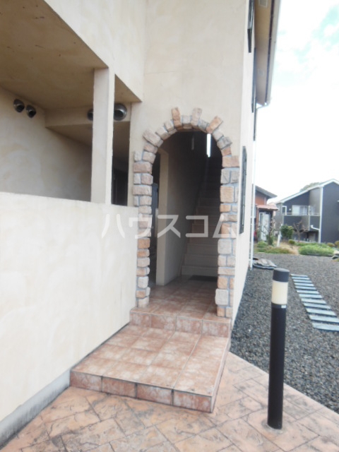 23/30 エントランス