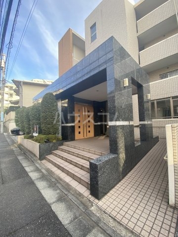 24/26 エントランス