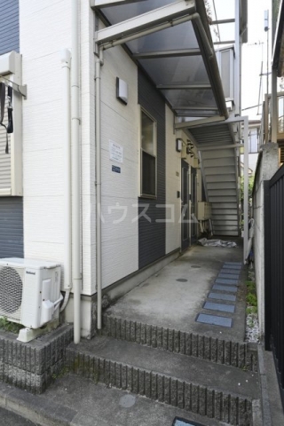 28/30 エントランス