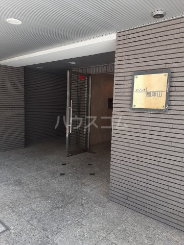 28/30 エントランス