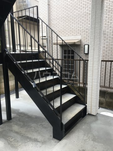 2/5 エントランス