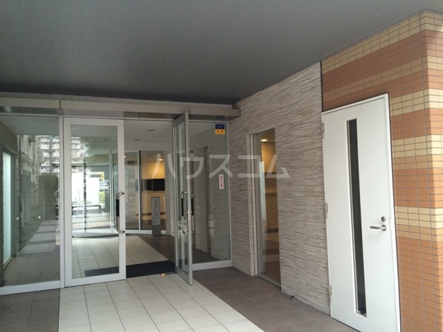 22/25 エントランス