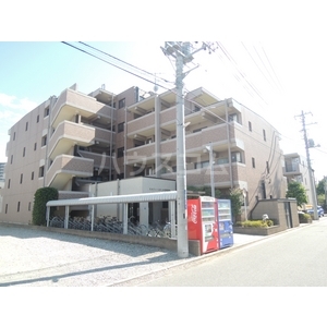 13/18 エントランス