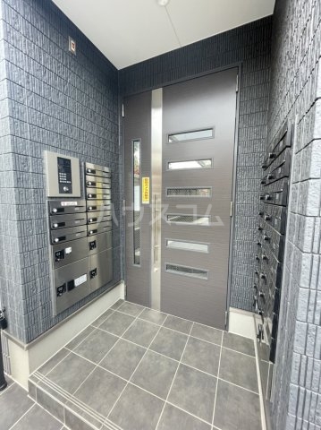 28/30 エントランス