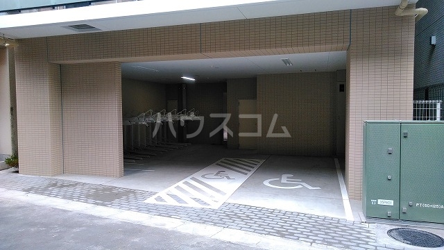 22/30 エントランス