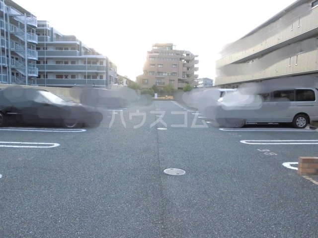 19/23 駐車場