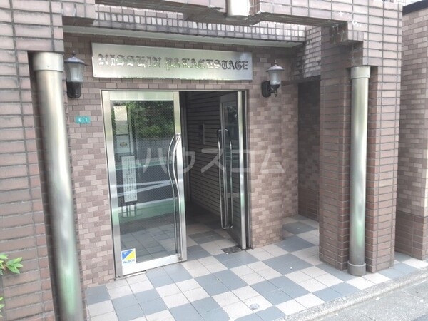 18/28 エントランス