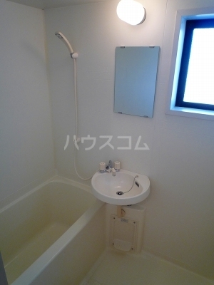 13/30 浴室