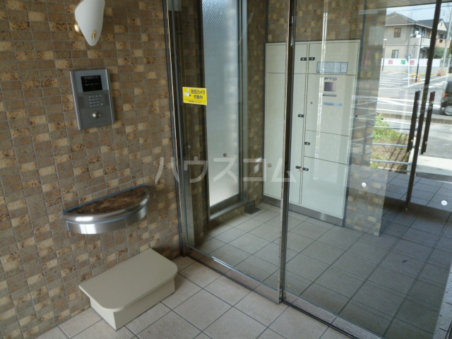 22/30 エントランス