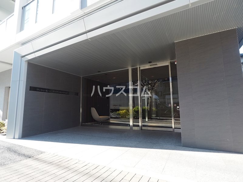 18/27 エントランス