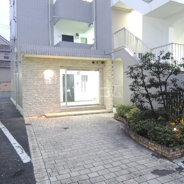 17/28 エントランス