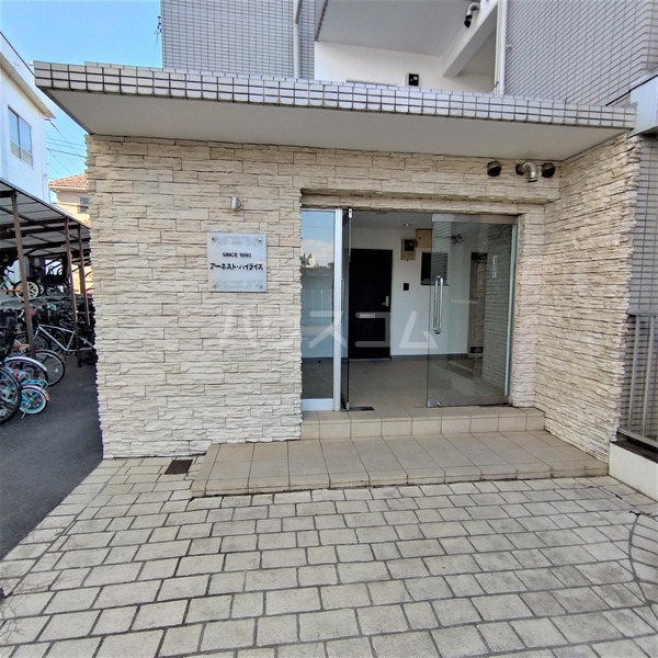 18/28 エントランス