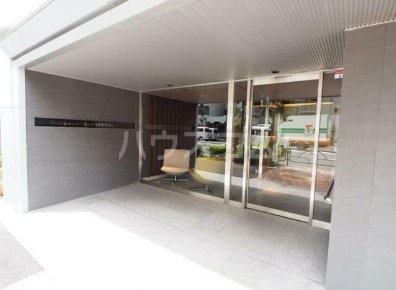 18/26 エントランス