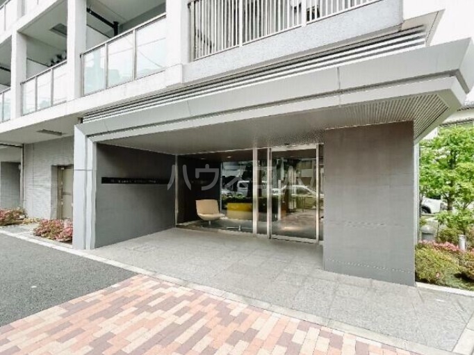 15/23 エントランス