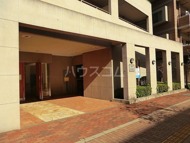 2/5 エントランス