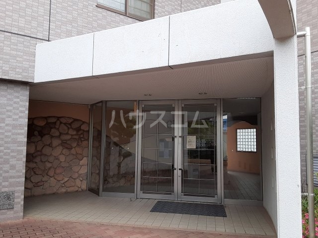 22/30 エントランス