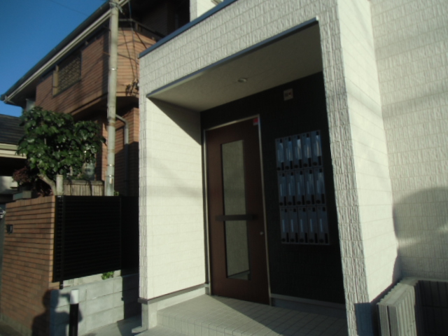 23/30 エントランス