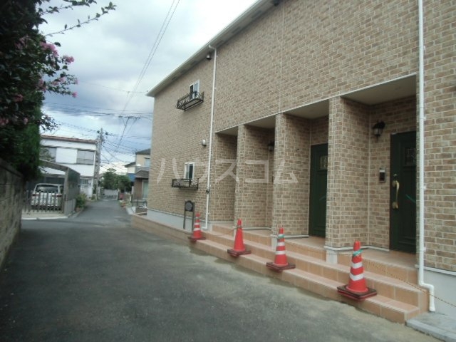 24/27 エントランス