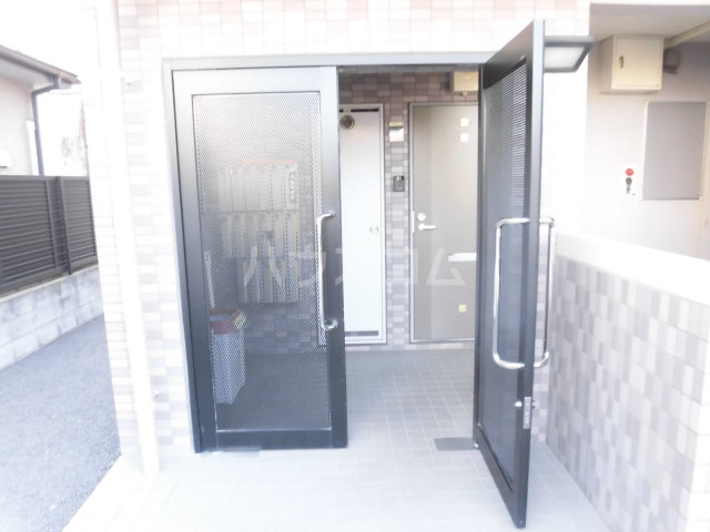 22/28 エントランス