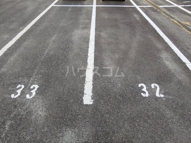 28/30 駐車場