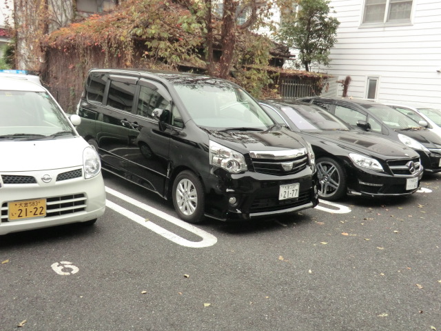 22/28 駐車場
